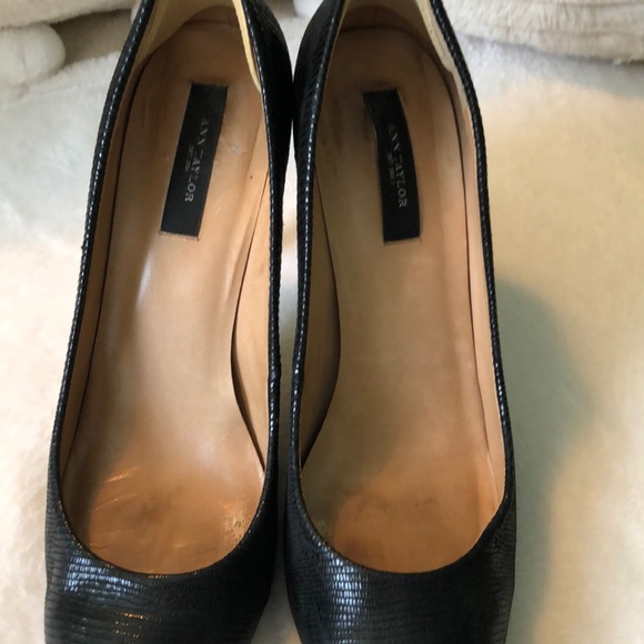 Classic Ann Taylor black pumps. - Picture 3 of 8